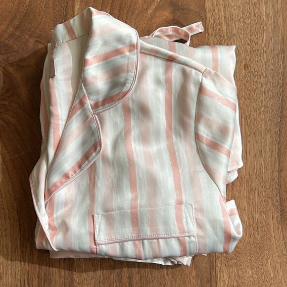 NWOT Cabernet By Sleep Sence Pajama Set Size M - Picture 12 of 12